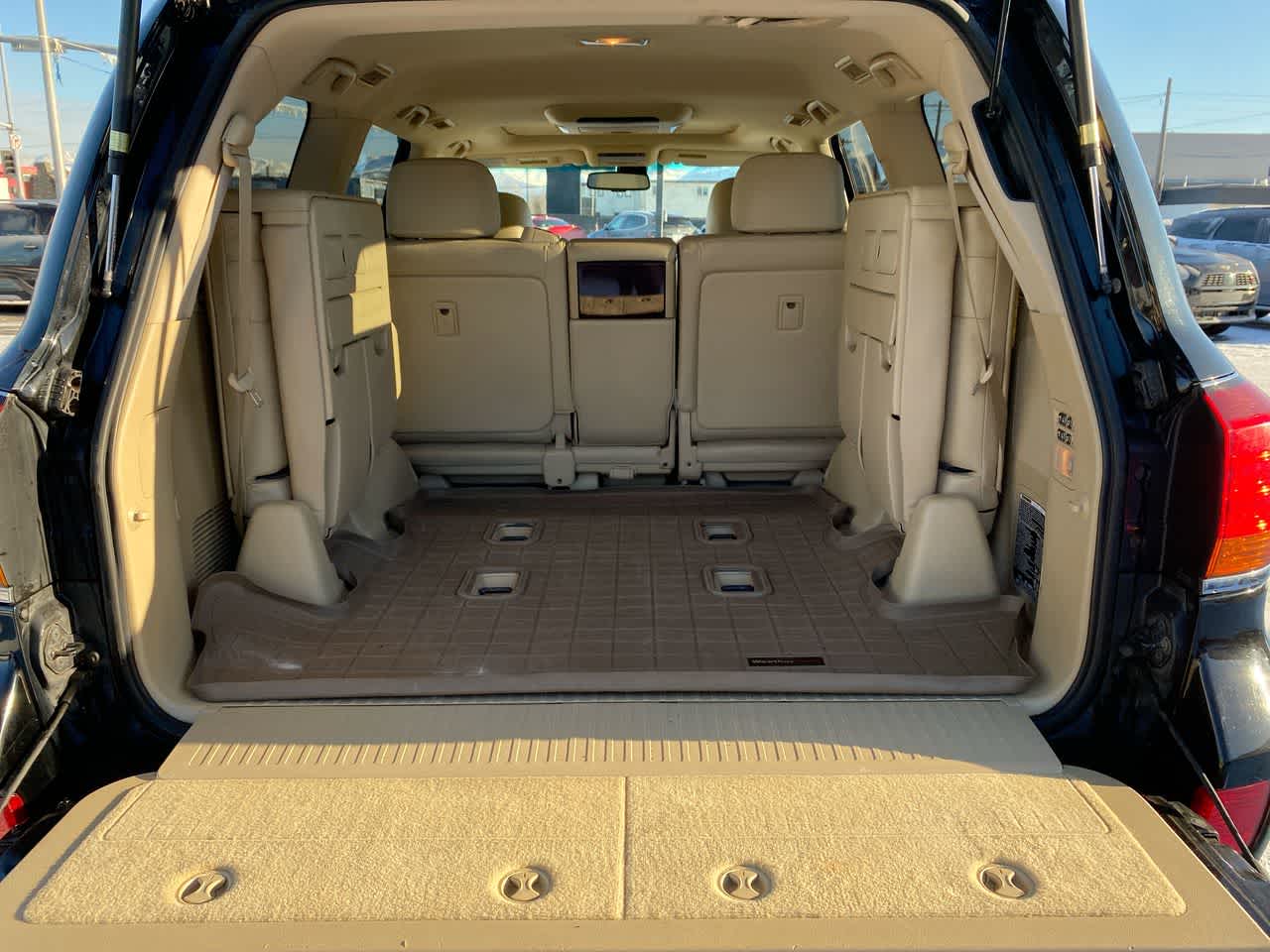 2010 Lexus LX 570 19