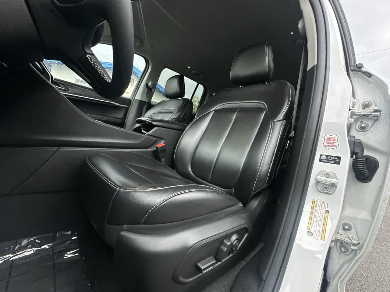 2023 Jeep Grand Cherokee Limited photo 2