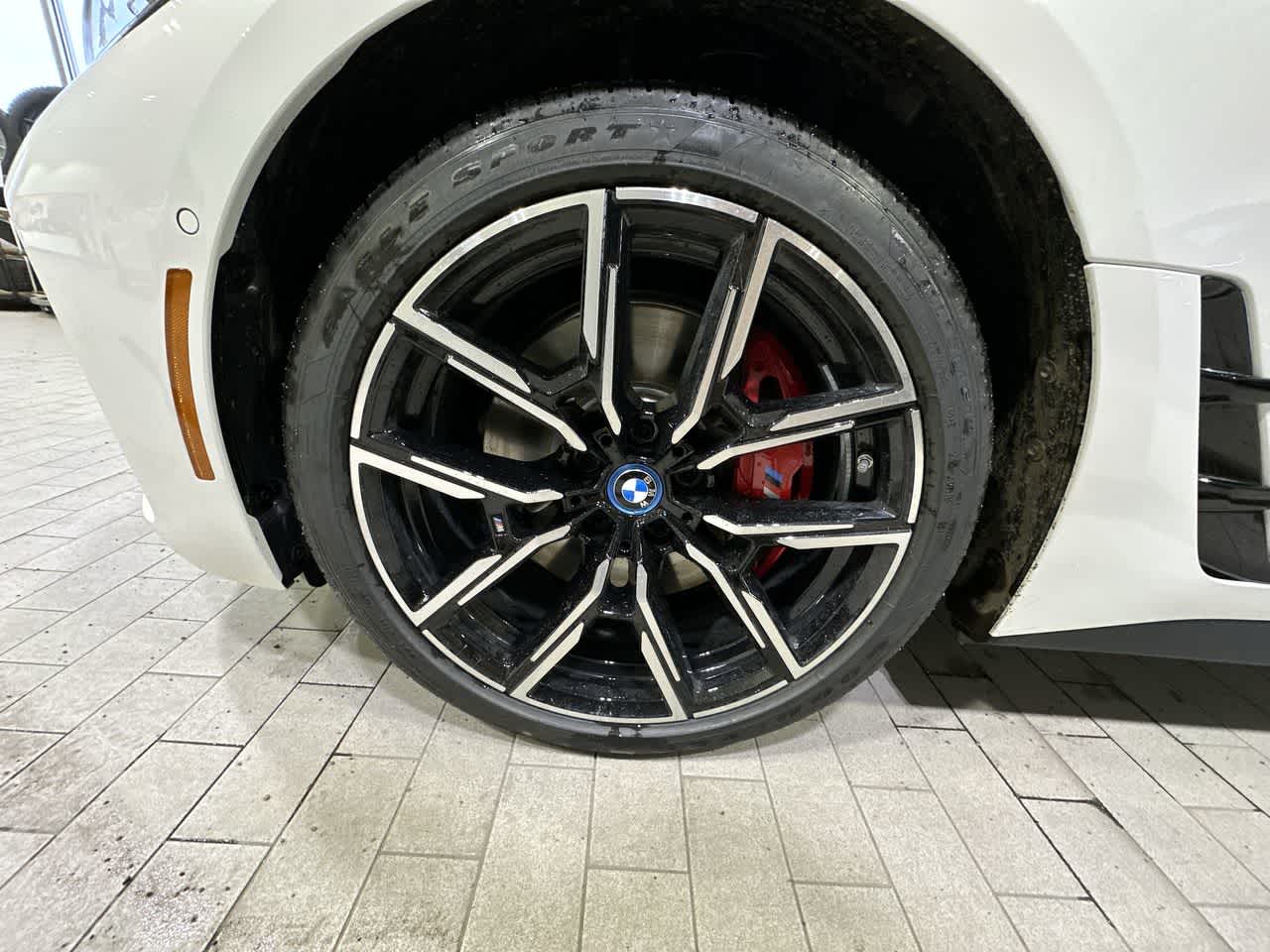 WBY33AW08RFS58907