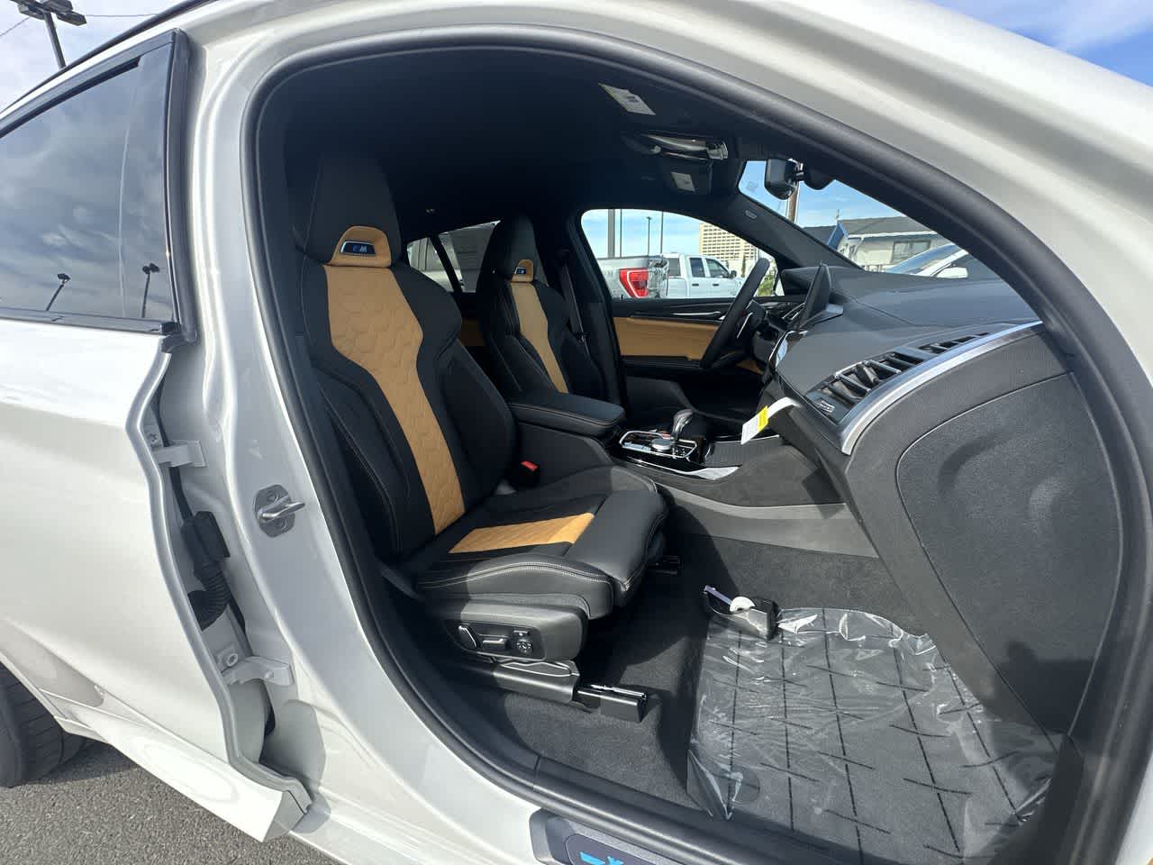 Thumbnail: 2024 BMW X4 - 18