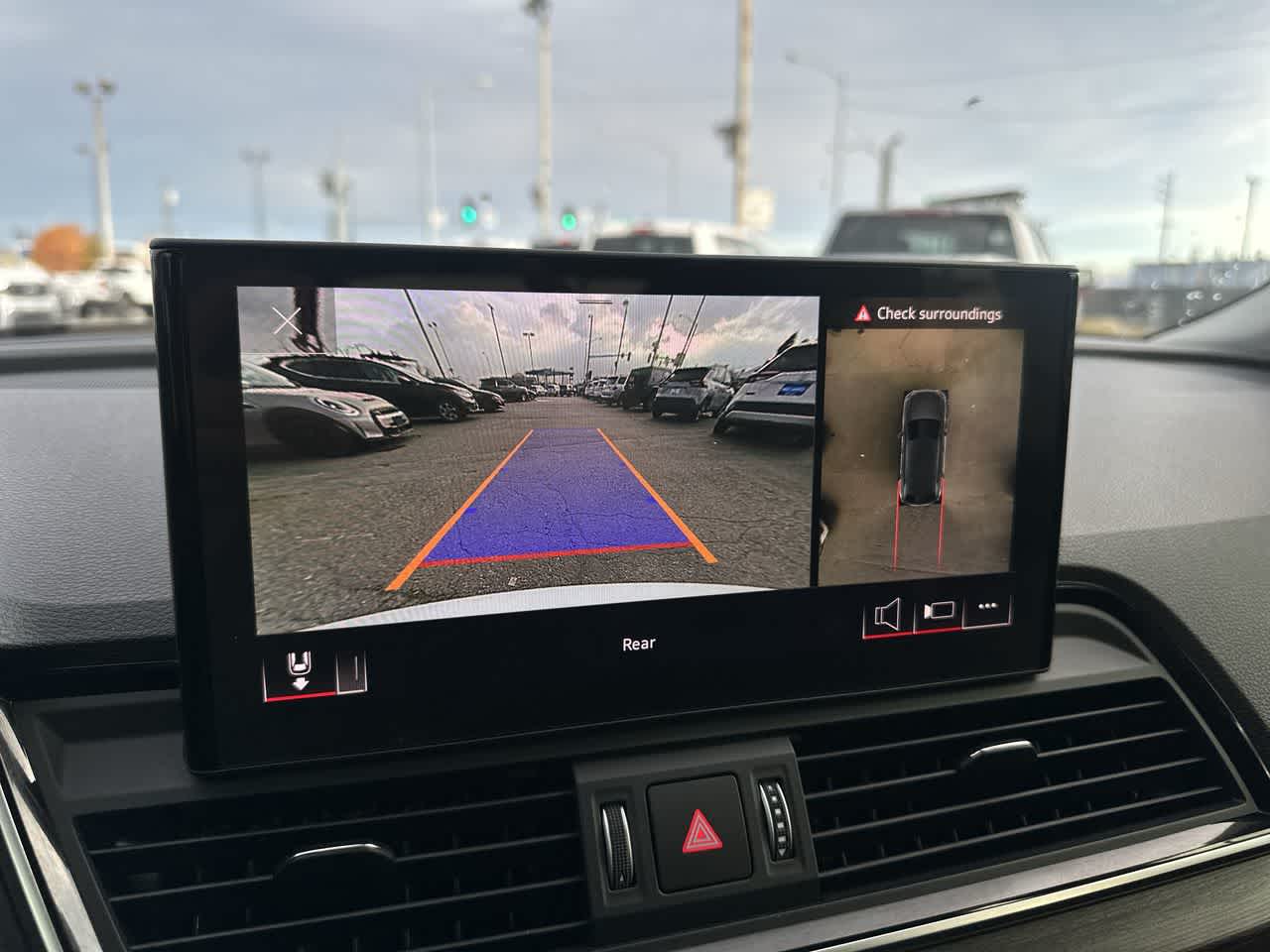 Thumbnail: 2023 Audi Q5 - 10