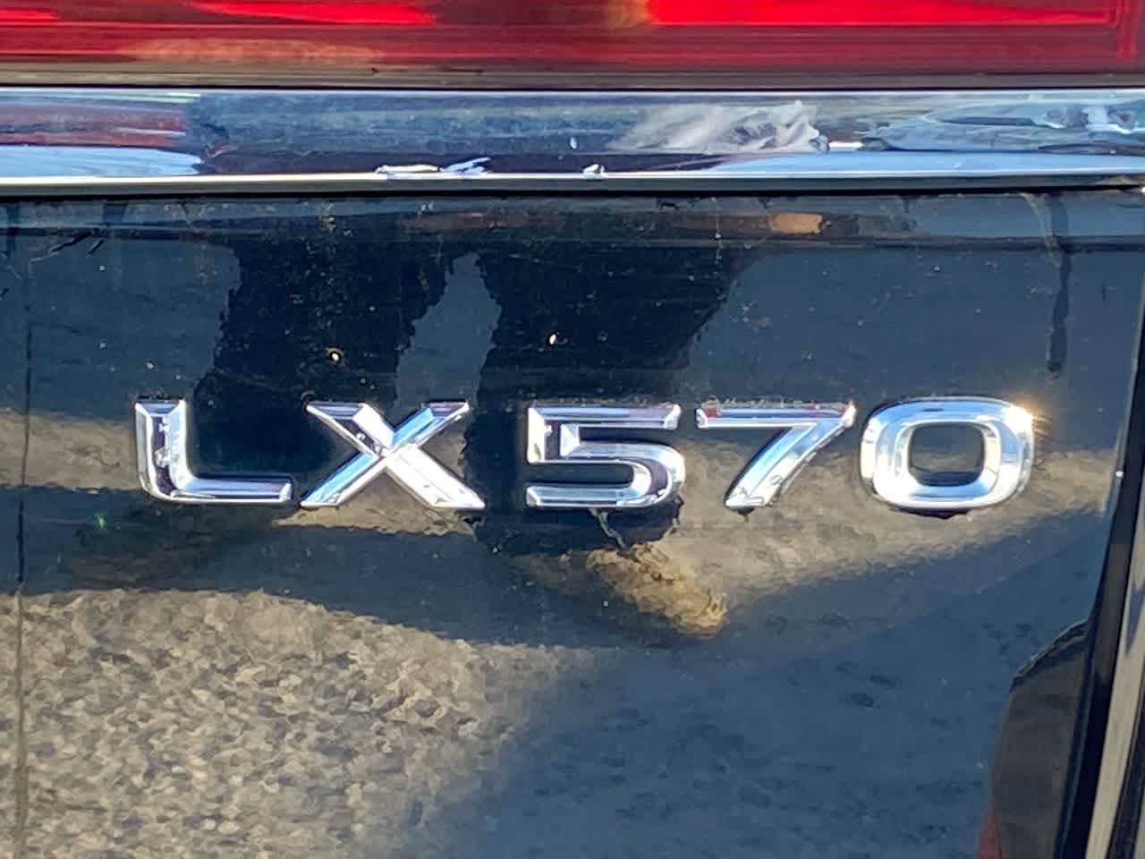 2010 Lexus LX 570 25