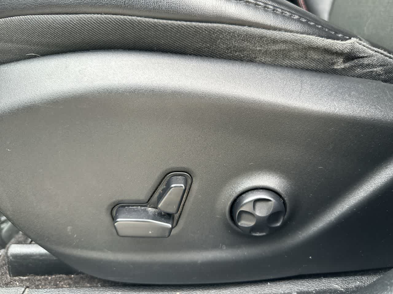 Thumbnail: 2019 Jeep Cherokee - 5