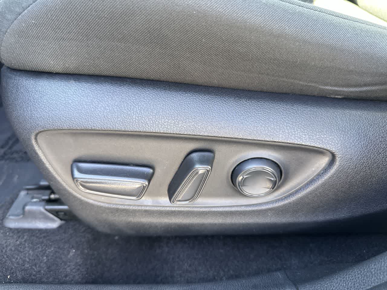 Thumbnail: 2022 Toyota RAV4 - 5