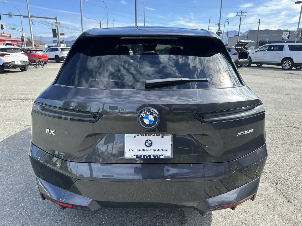 Thumbnail: 2022 BMW iX - 16