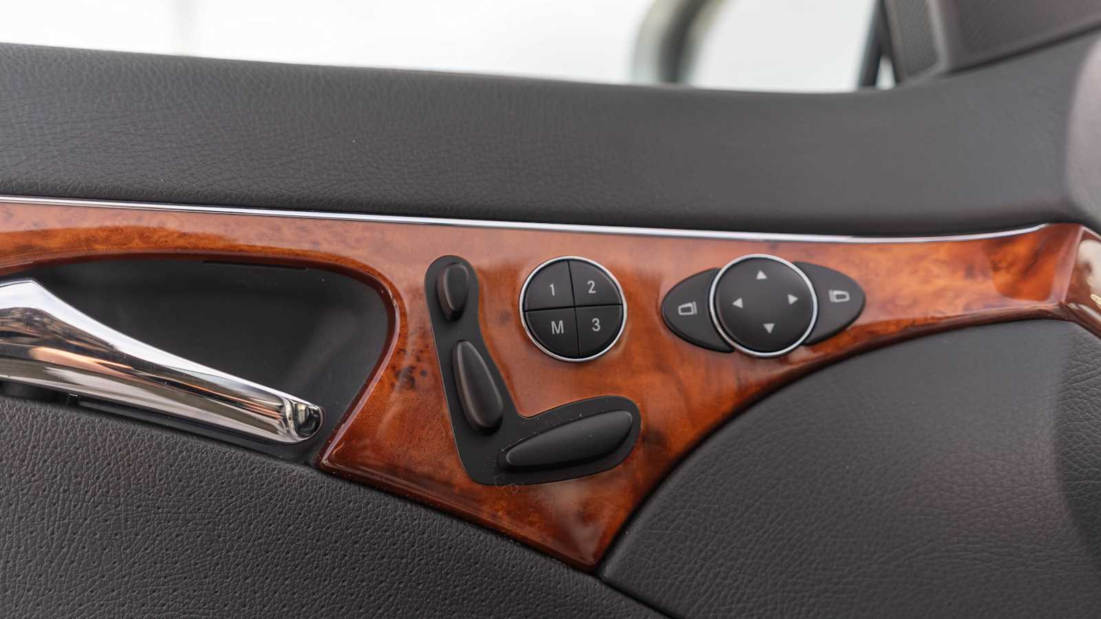 Thumbnail: 2004 Mercedes-Benz E-Class - 48