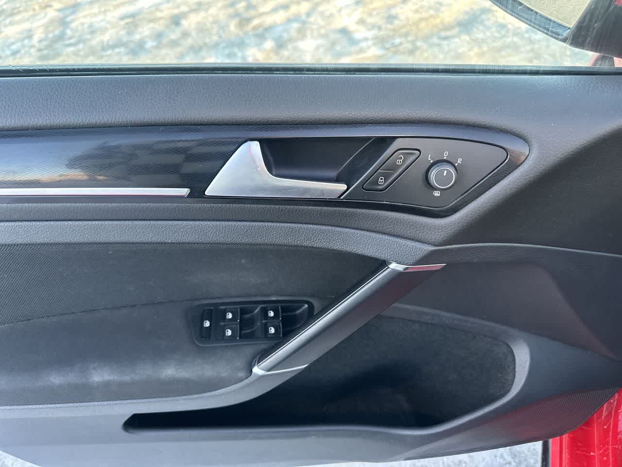 Thumbnail: 2017 Volkswagen Golf - 6