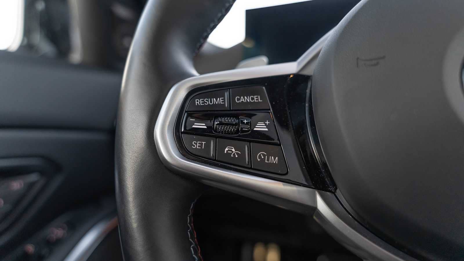 Thumbnail: 2025 BMW 3 Series - 40