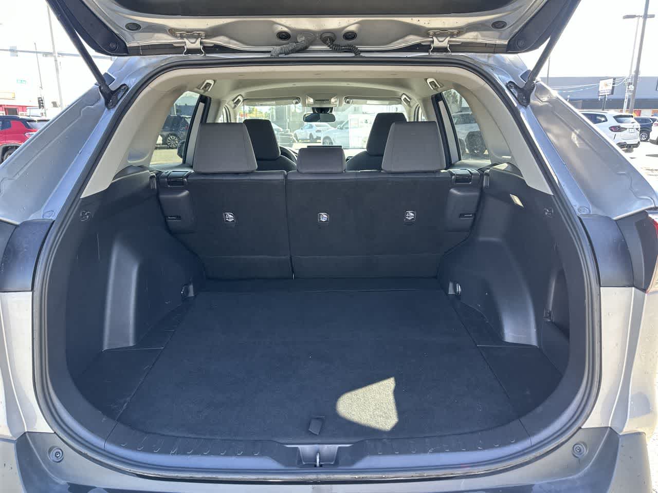 Thumbnail: 2022 Toyota RAV4 - 17