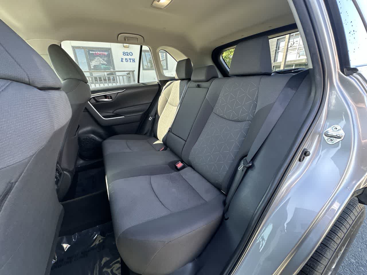 Thumbnail: 2022 Toyota RAV4 - 15