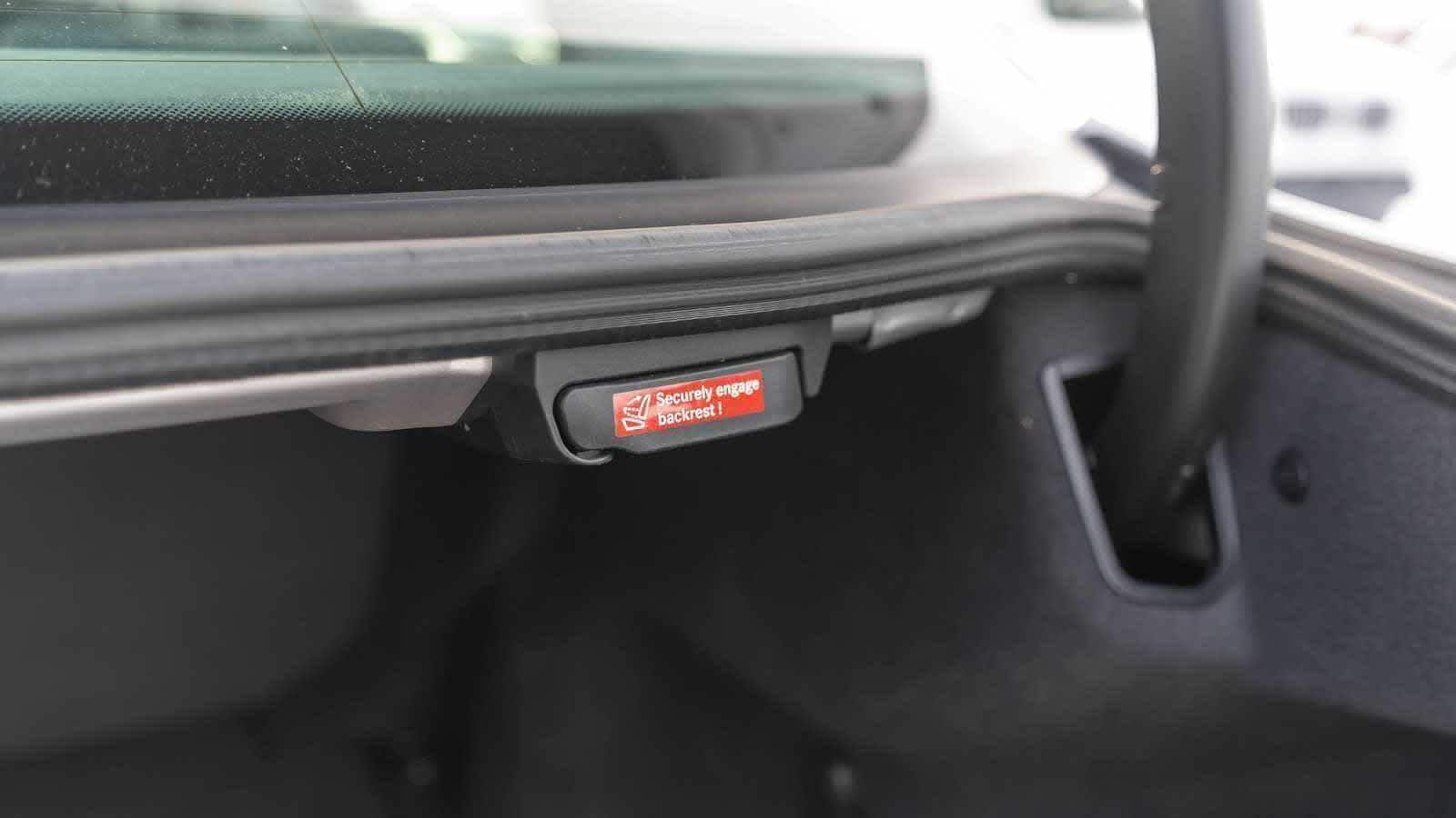 Thumbnail: 2004 Mercedes-Benz E-Class - 9