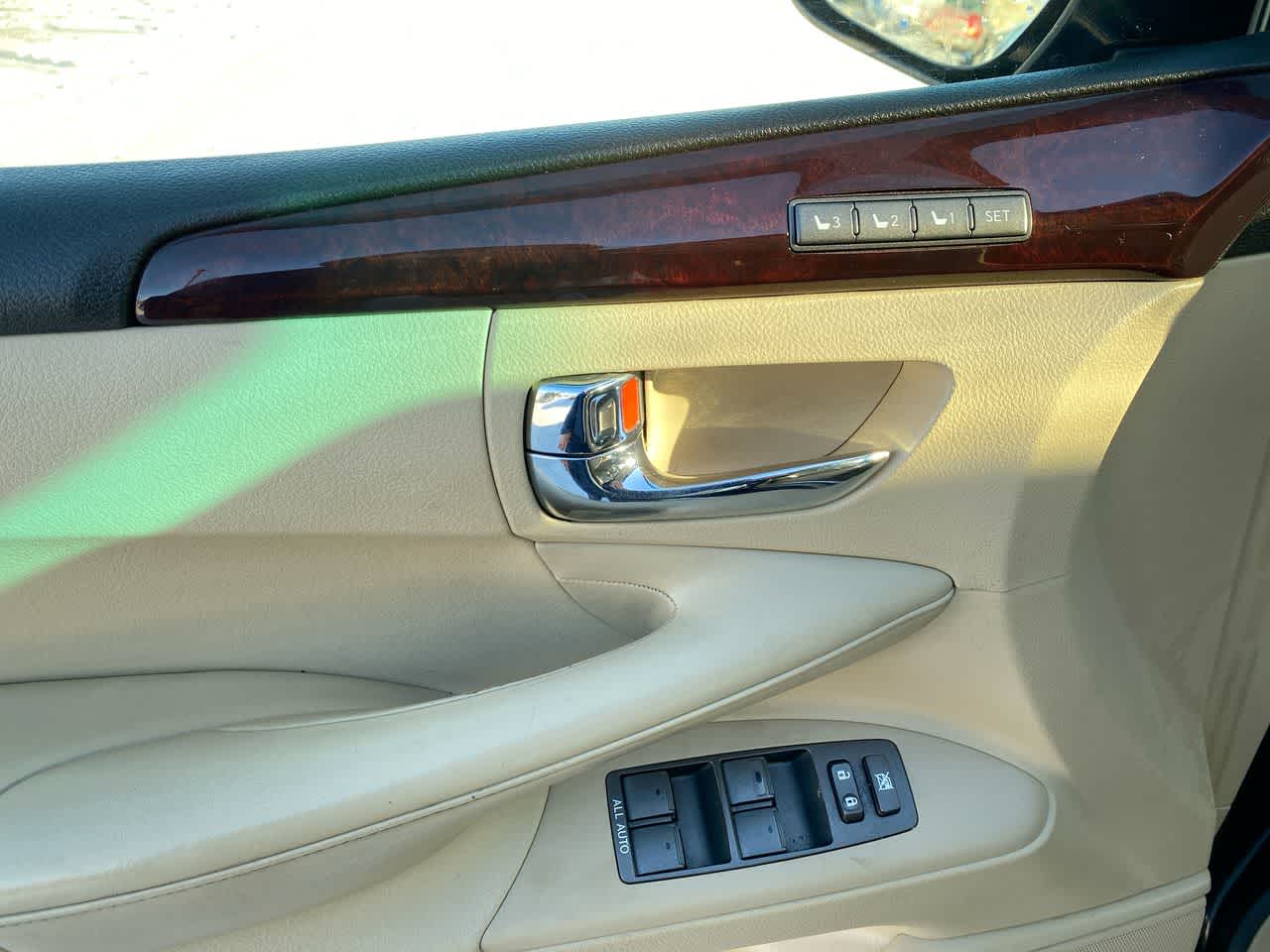 2010 Lexus LX 570 6