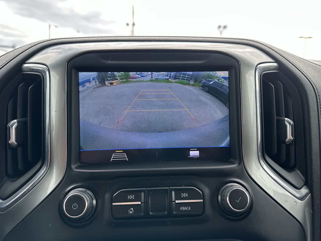 Thumbnail: 2021 Chevrolet Silverado 1500 - 10