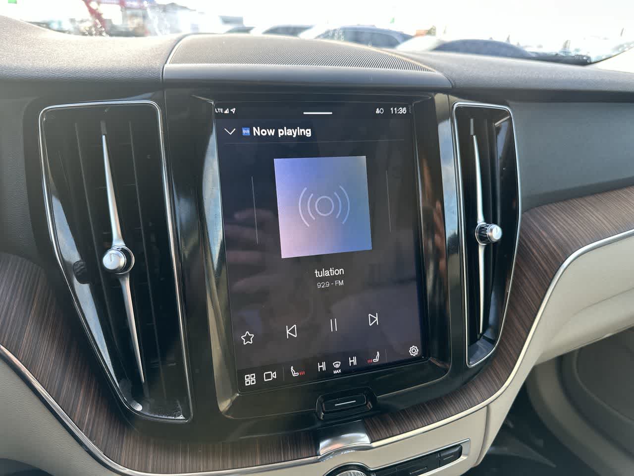 Thumbnail: 2022 Volvo XC60 - 9