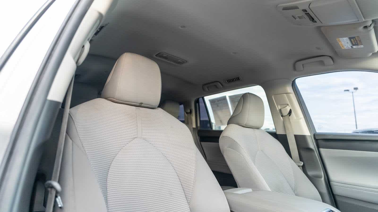 Thumbnail: 2022 Toyota Highlander - 18