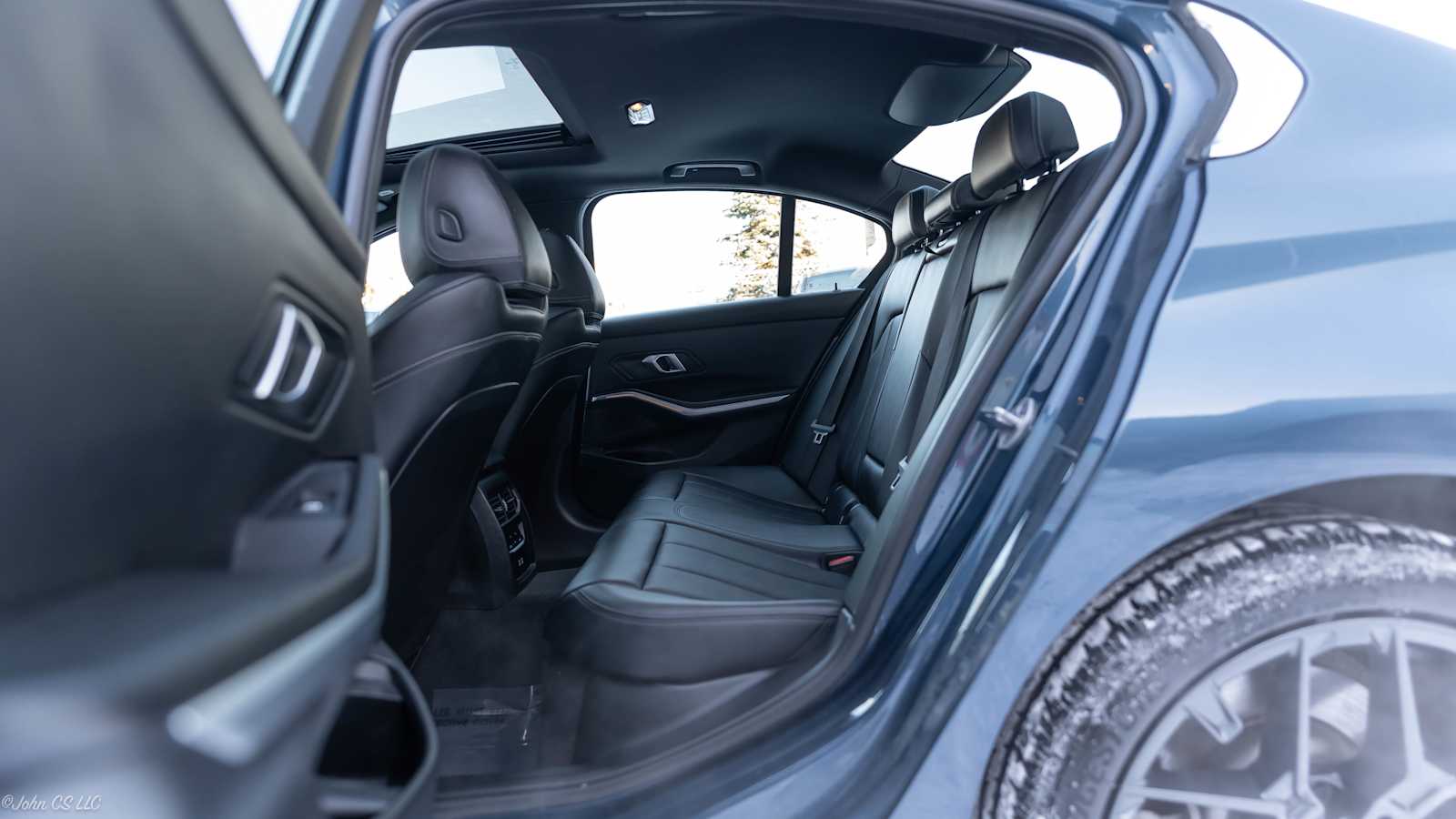 Thumbnail: 2025 BMW 3 Series - 23