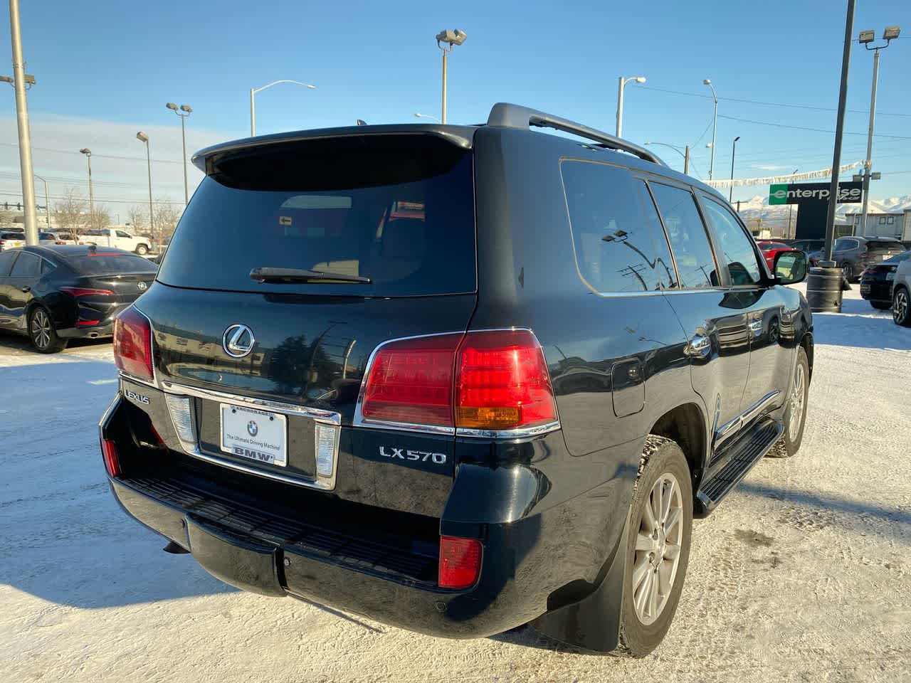 2010 Lexus LX 570 24