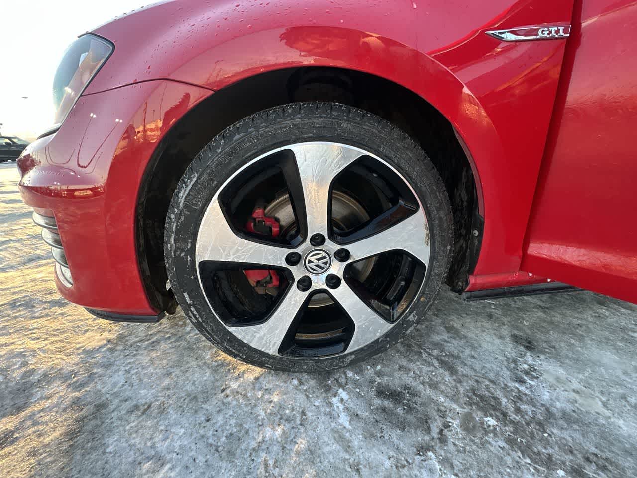 Thumbnail: 2017 Volkswagen Golf - 3