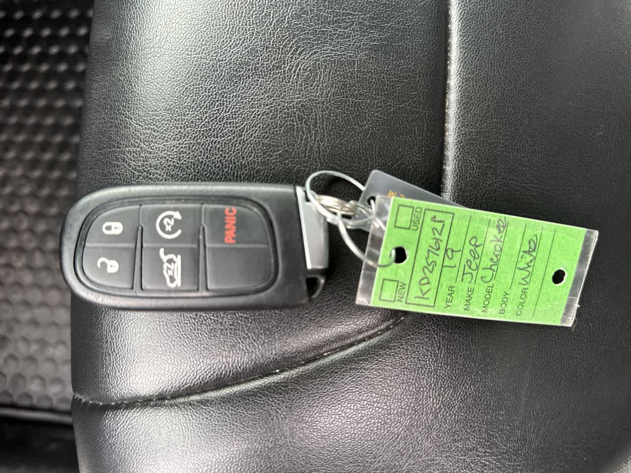 Thumbnail: 2019 Jeep Cherokee - 19