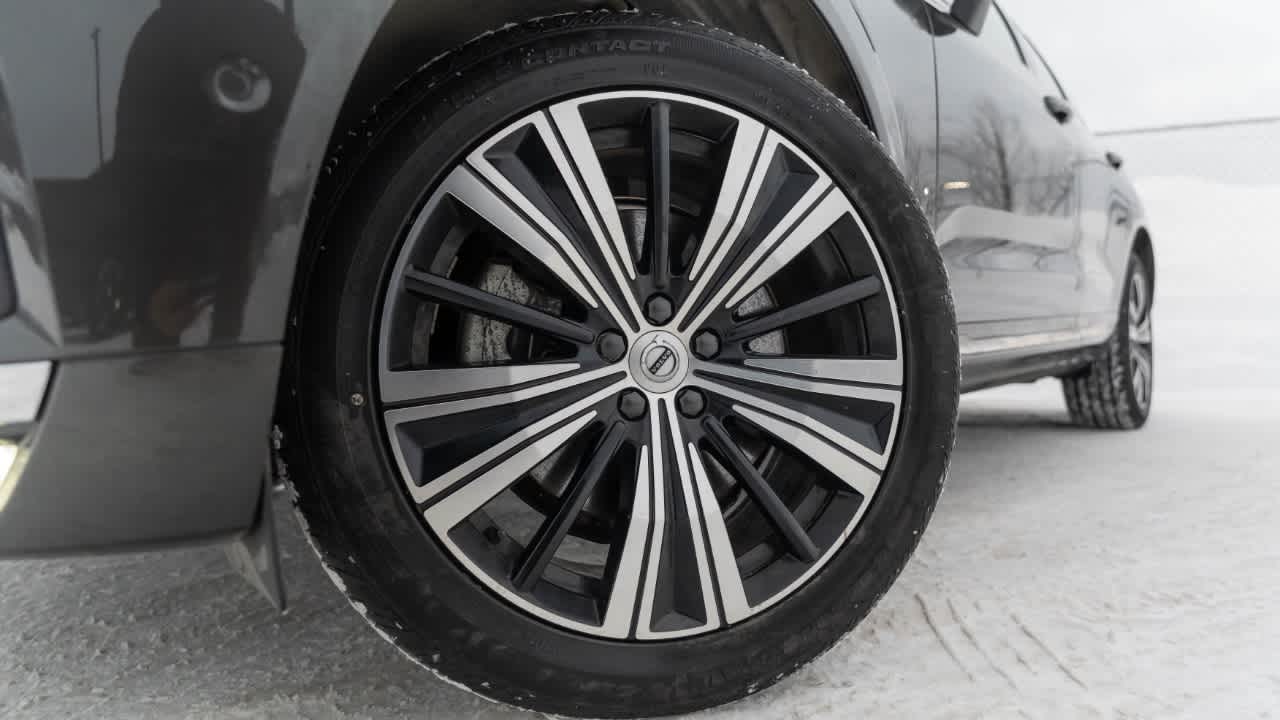 Thumbnail: 2022 Volvo XC60 - 20