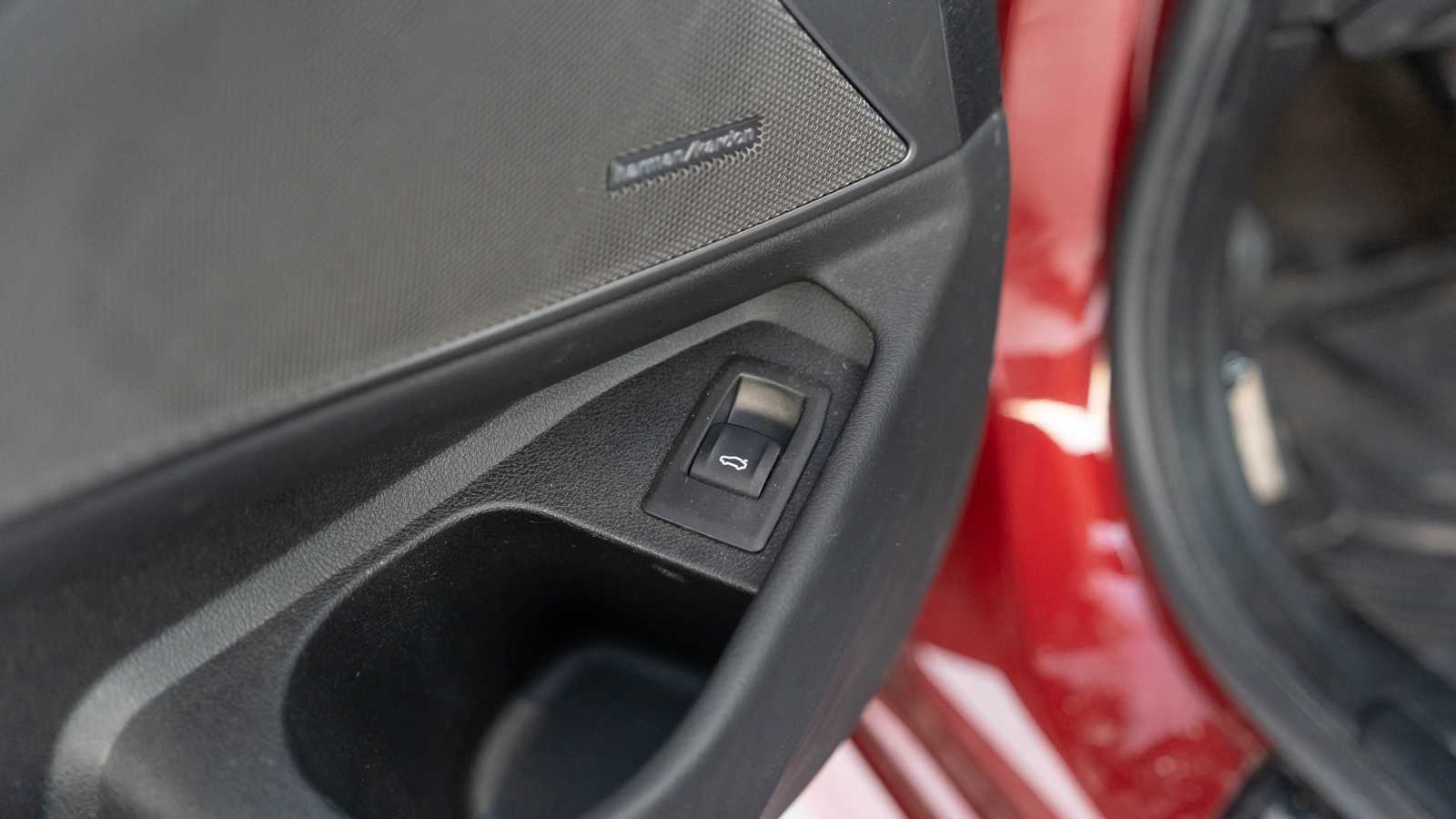 Thumbnail: 2025 BMW 3 Series - 33