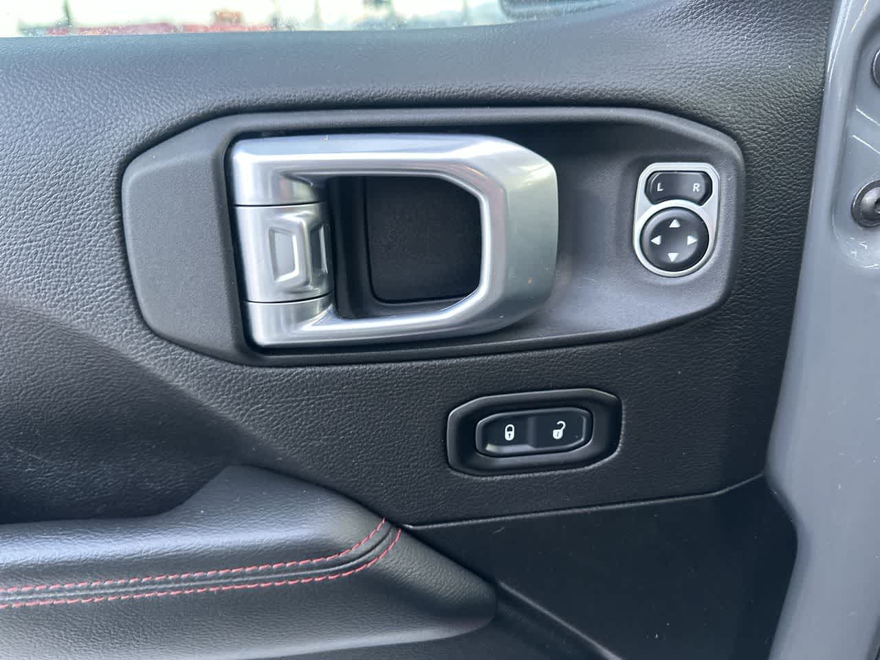 Thumbnail: 2022 Jeep Wrangler - 6