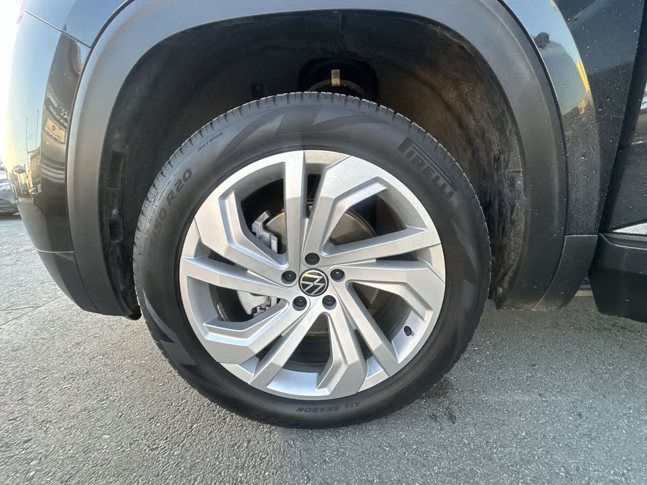 Thumbnail: 2022 Volkswagen Atlas - 3