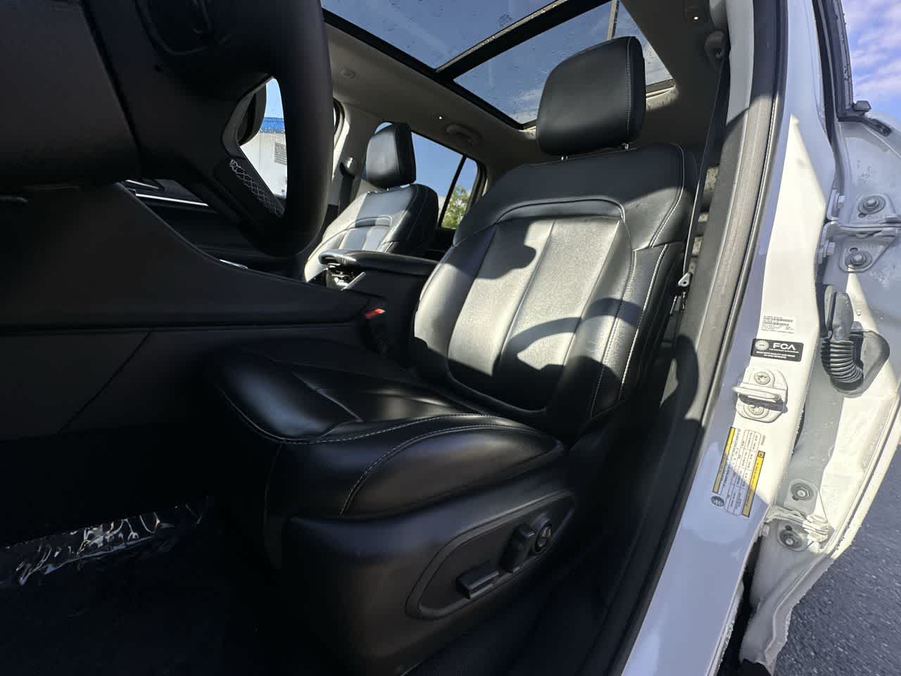 2023 Jeep Grand Cherokee Limited photo 3