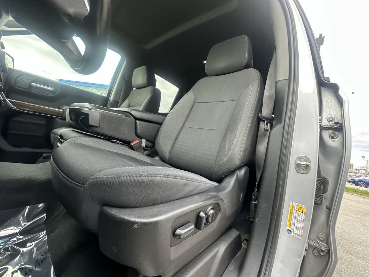 Thumbnail: 2021 Chevrolet Silverado 1500 - 4