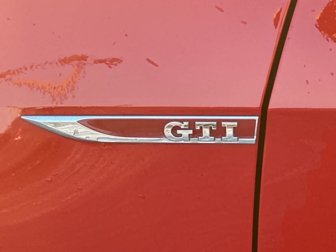 Thumbnail: 2017 Volkswagen Golf - 23