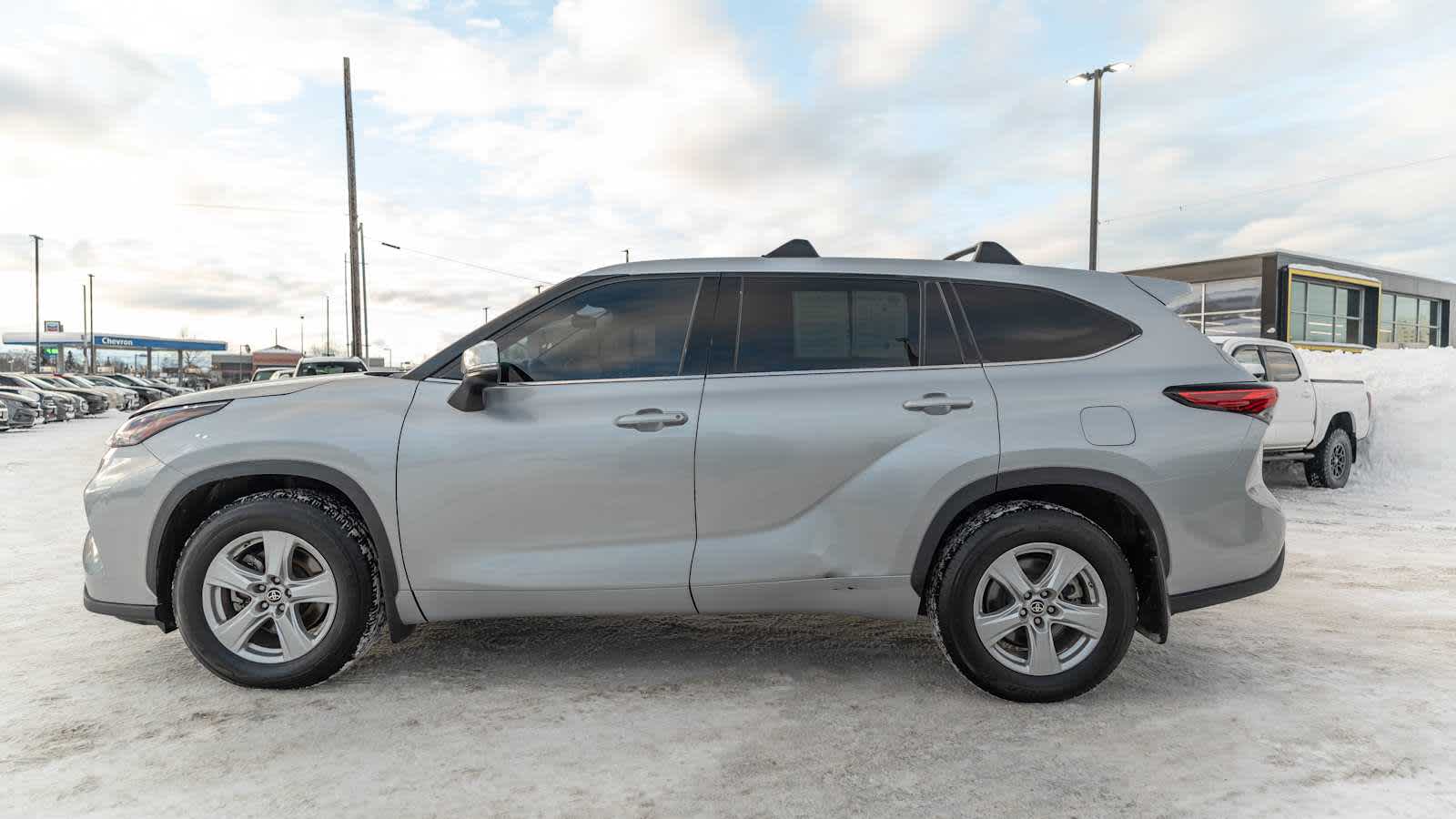 Thumbnail: 2022 Toyota Highlander - 2