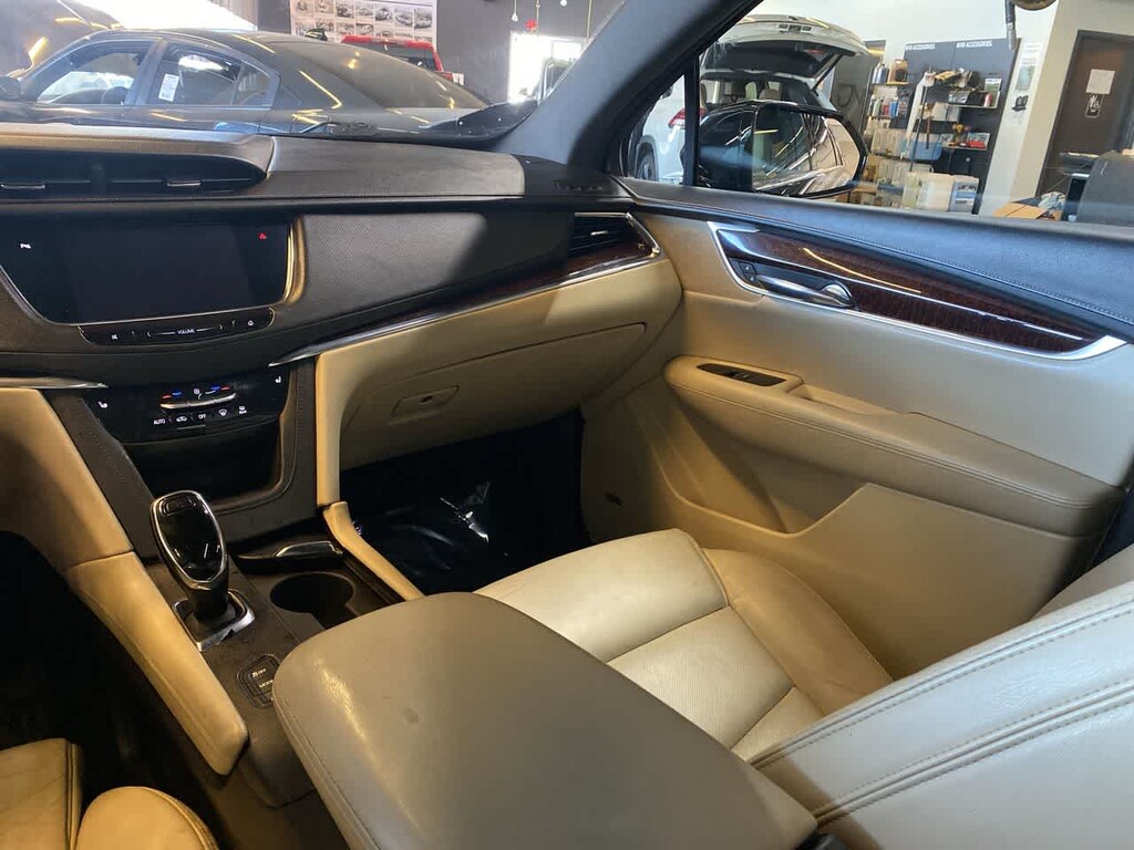 Used 2017 CADILLAC XT5 Luxury SUV