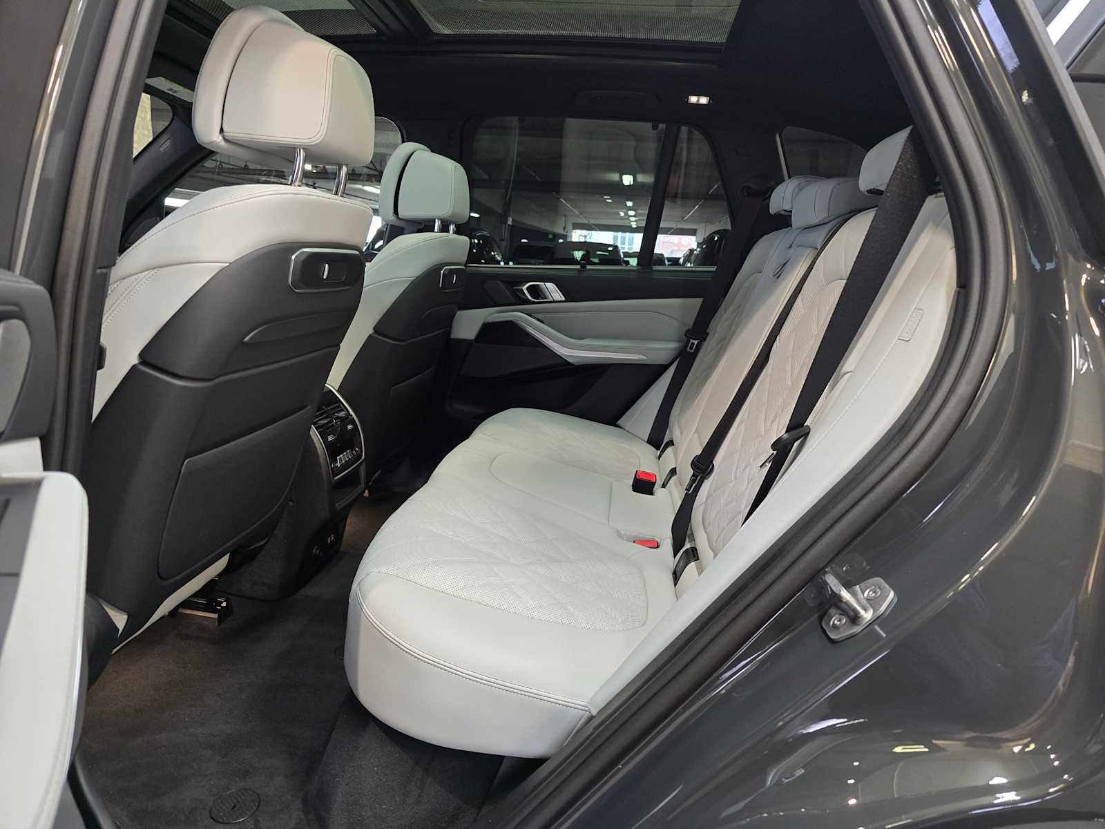 Thumbnail: 2026 BMW X5 - 28