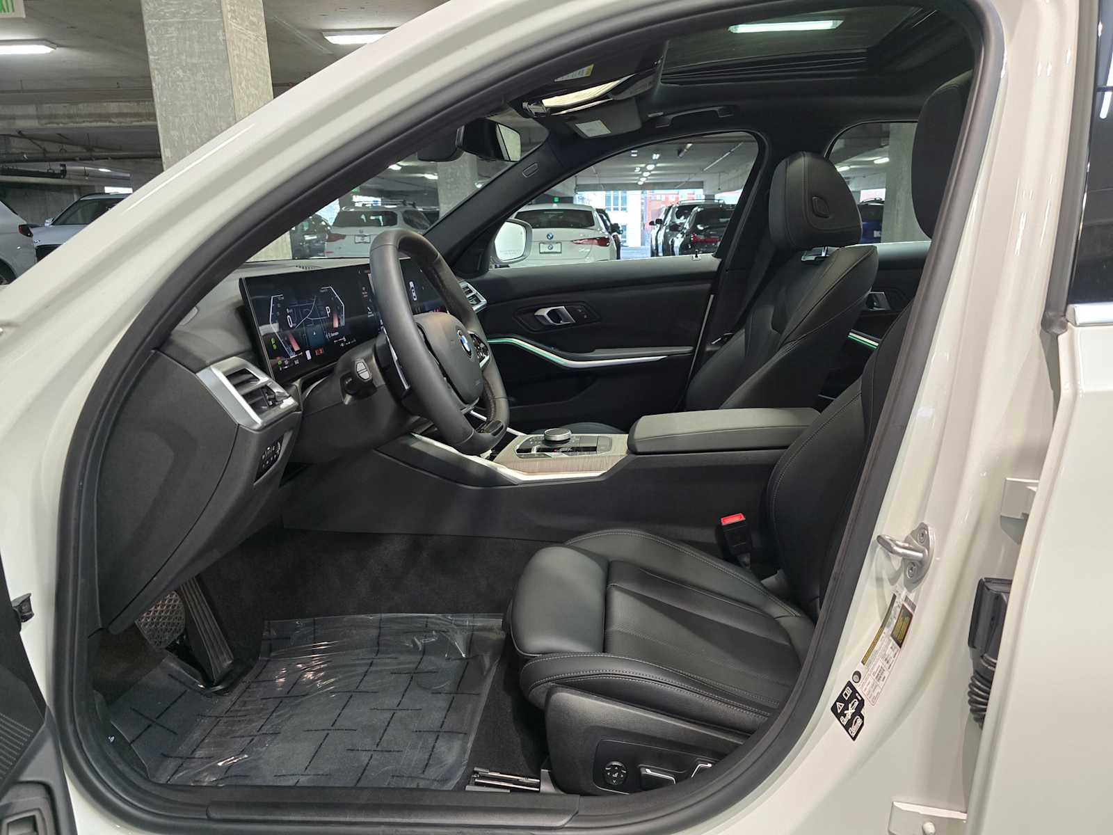 Thumbnail: 2025 BMW 3 Series - 24