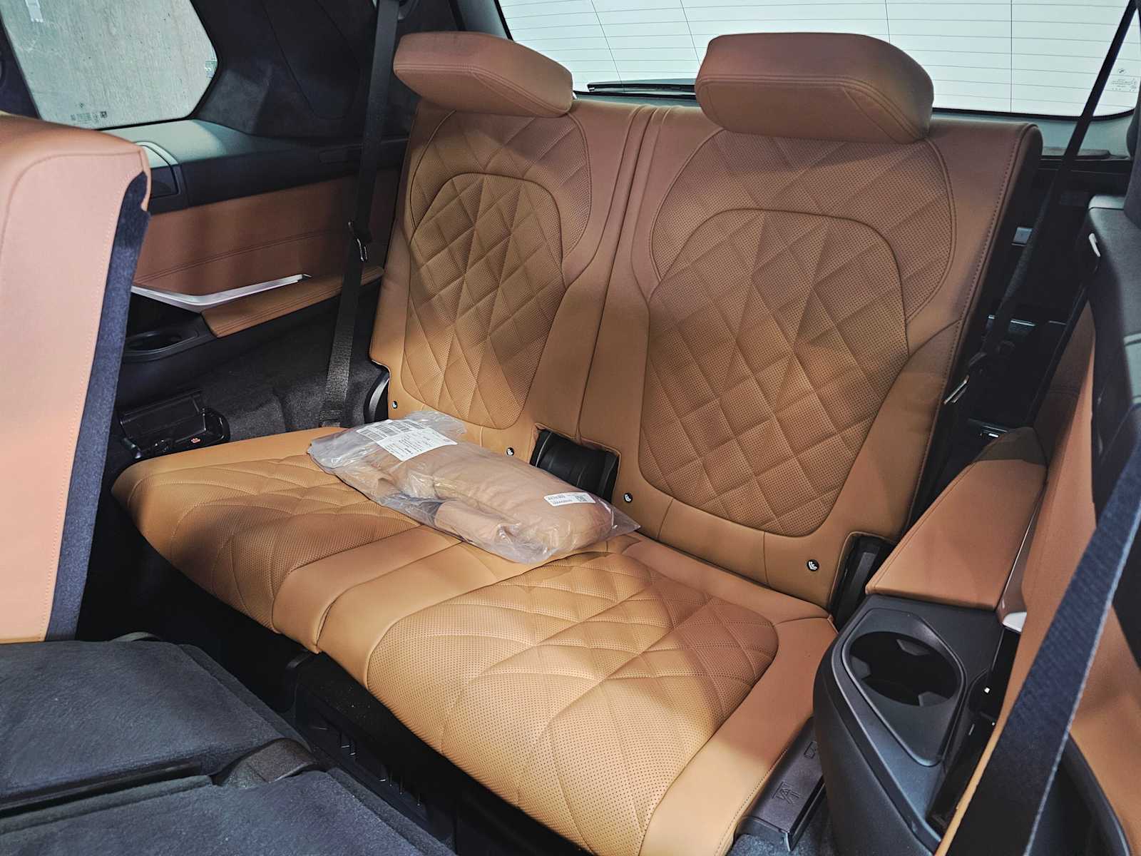 Thumbnail: 2026 BMW X7 - 27