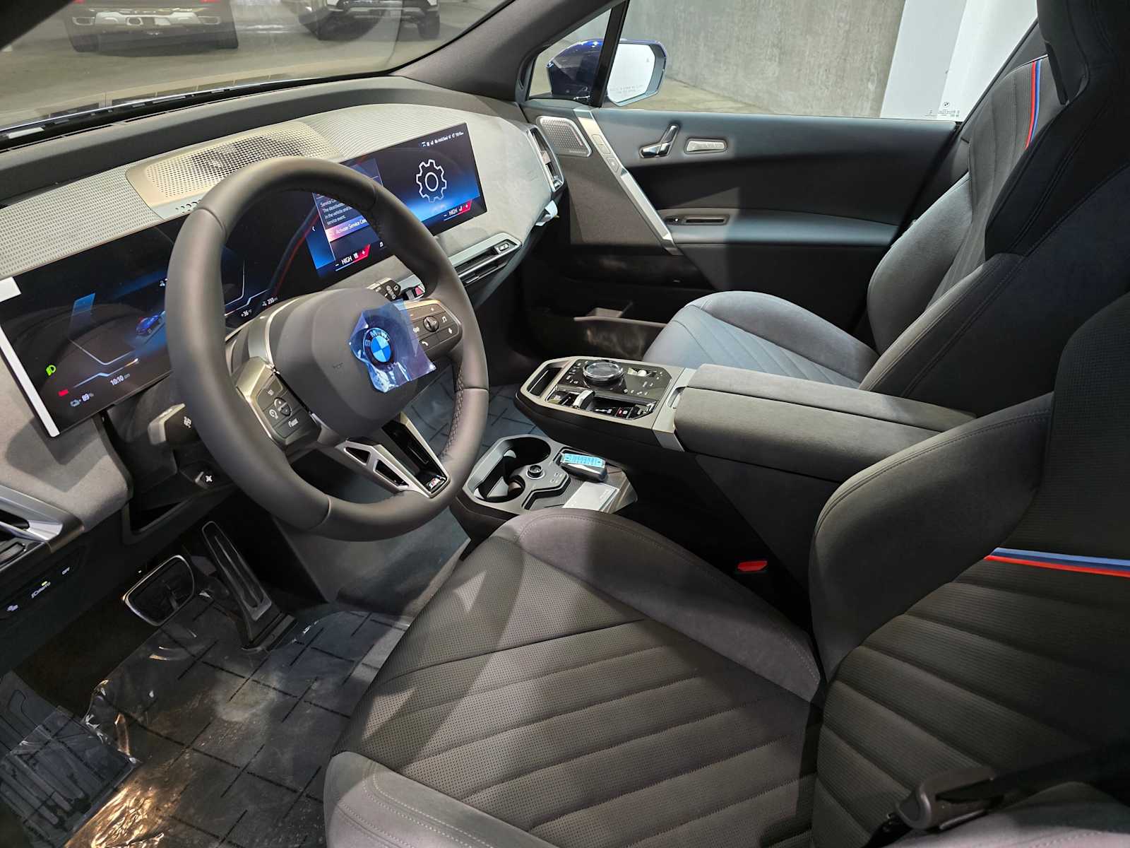 Thumbnail: 2026 BMW iX - 2