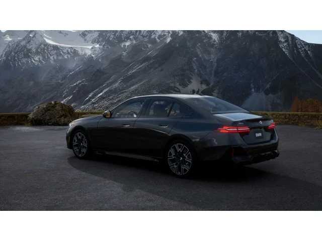 Thumbnail: 2026 BMW 5 Series - 2