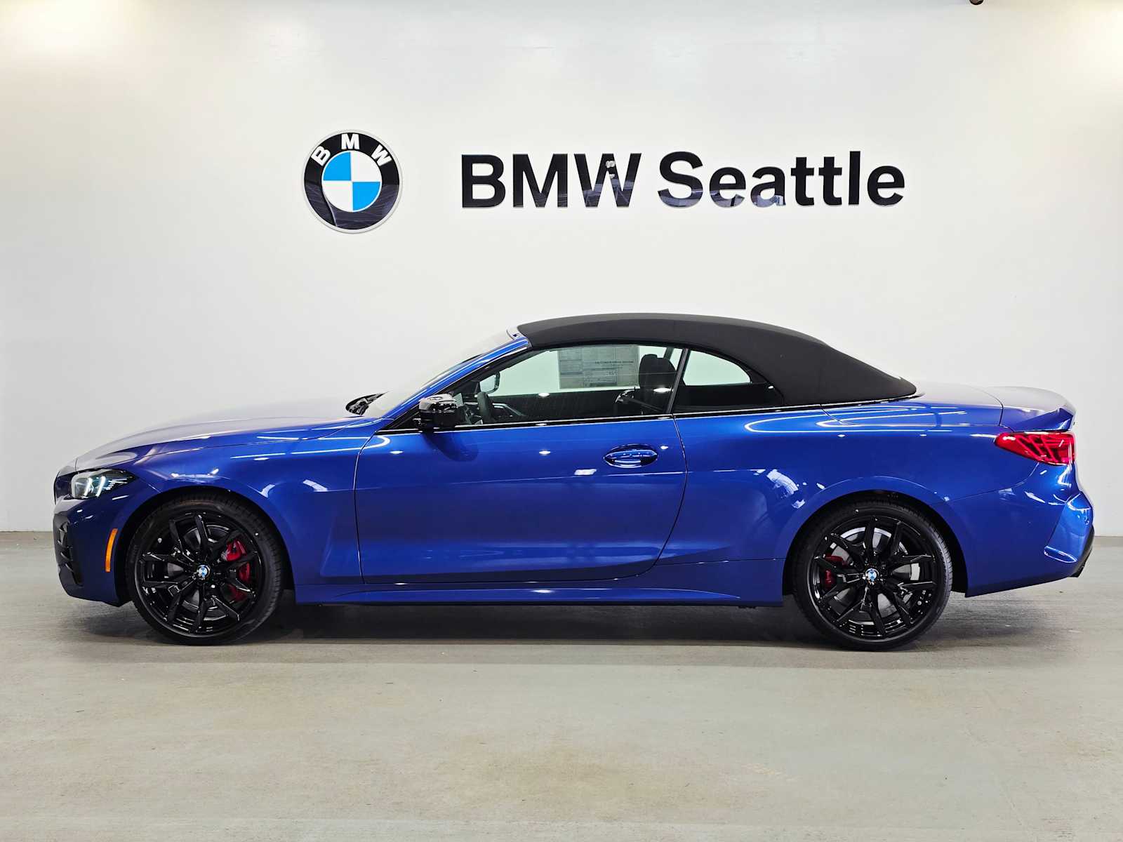 Thumbnail: 2026 BMW 4 Series - 4