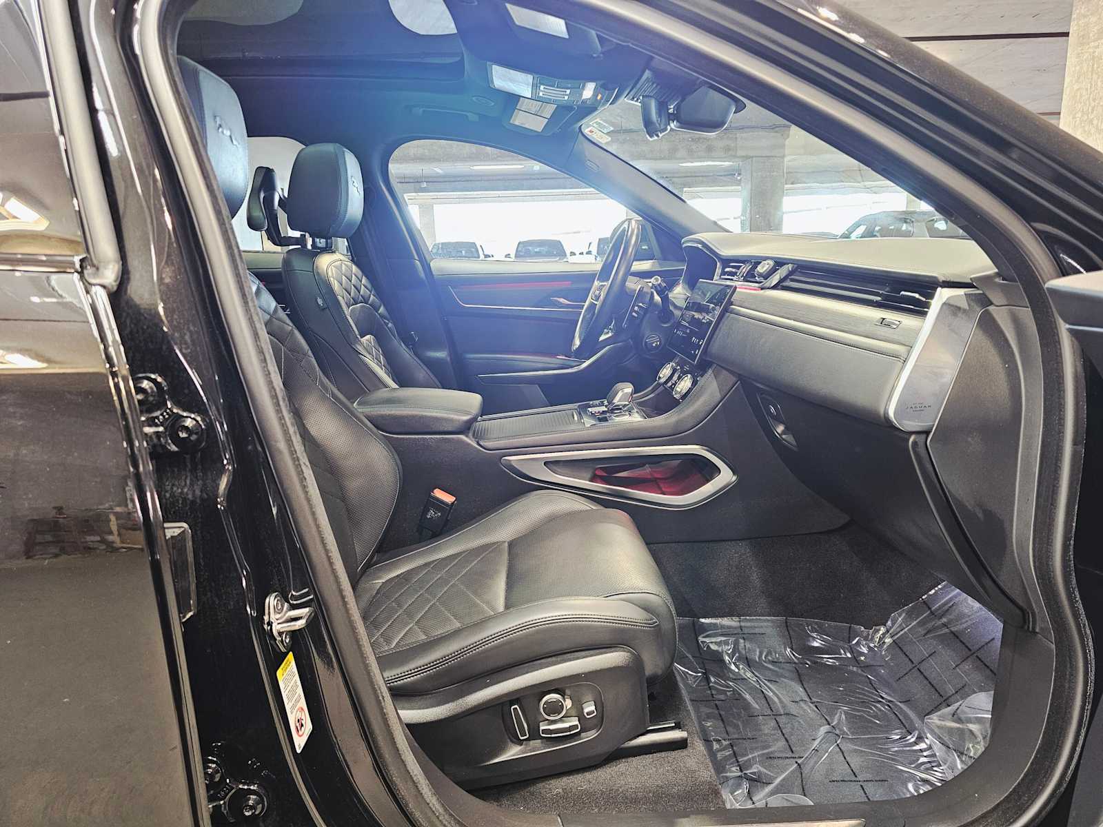 Thumbnail: 2022 Jaguar F-Pace - 27