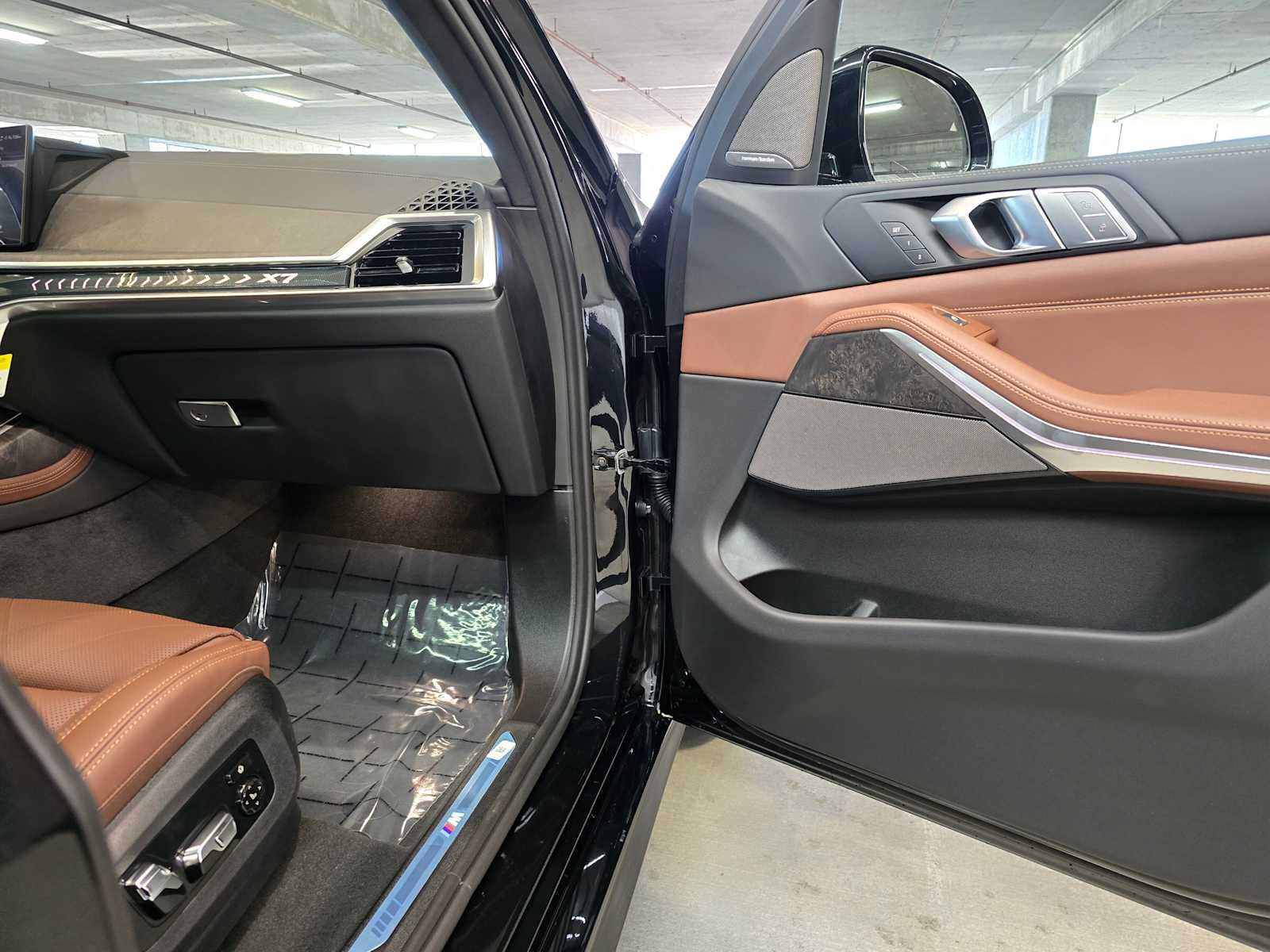 Thumbnail: 2026 BMW X7 - 31