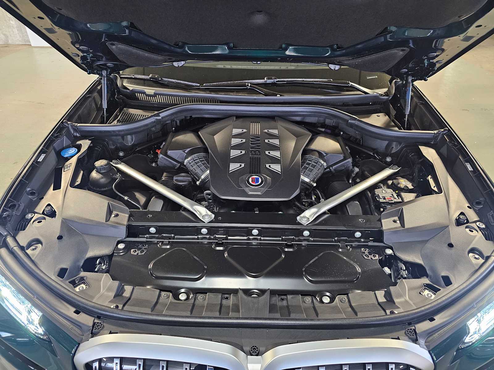 Thumbnail: 2026 BMW X7 - 9