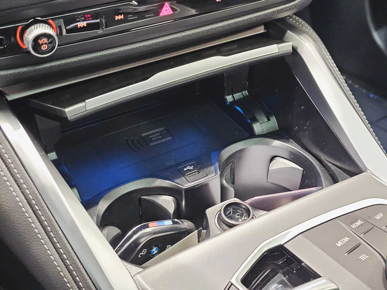 Thumbnail: 2025 BMW i4 - 19