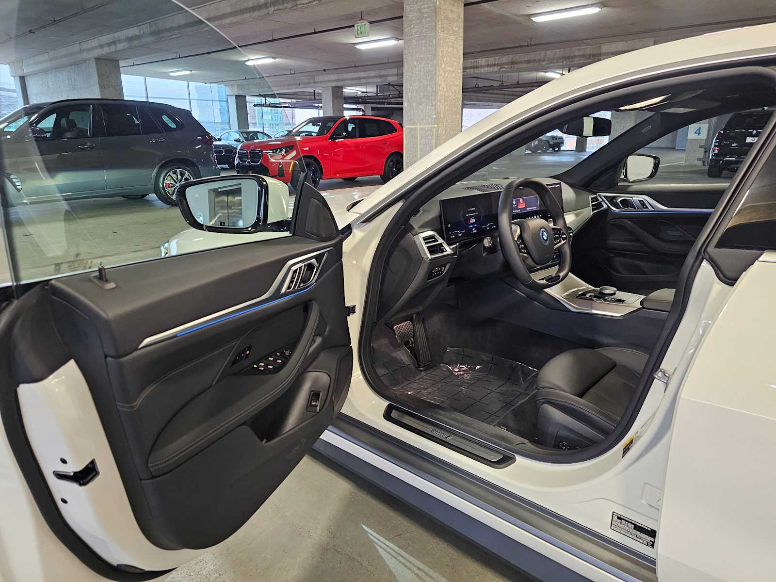 Thumbnail: 2025 BMW i4 - 31