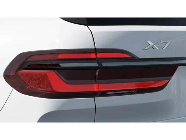 Thumbnail: 2027 BMW X7 - 8