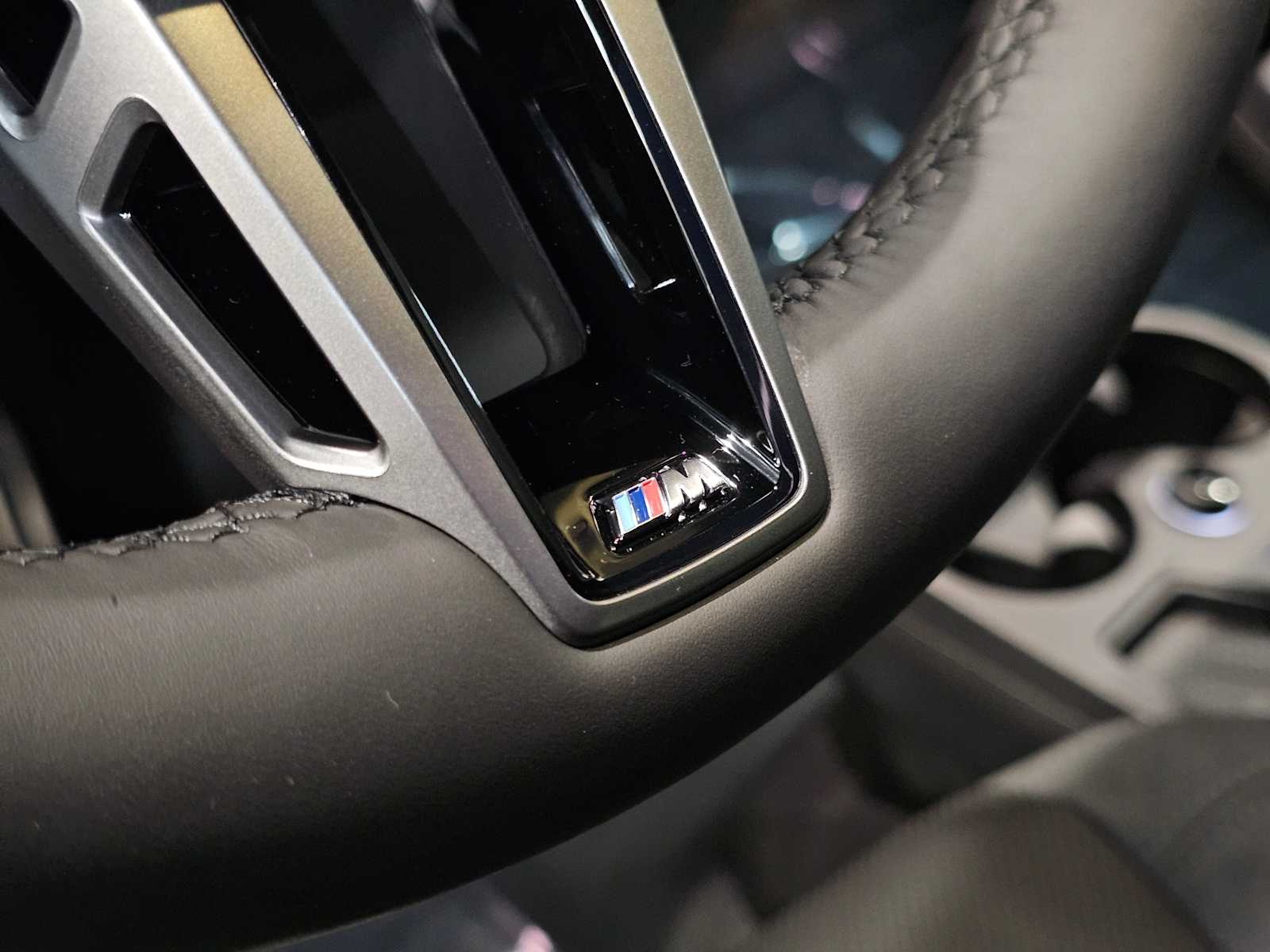 Thumbnail: 2026 BMW iX - 9