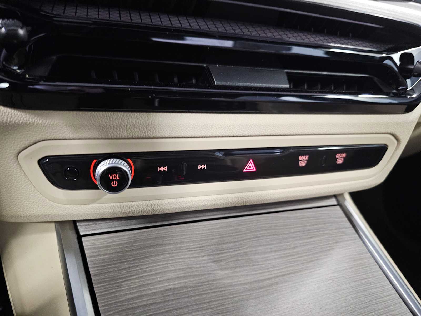 Thumbnail: 2025 BMW 3 Series - 18