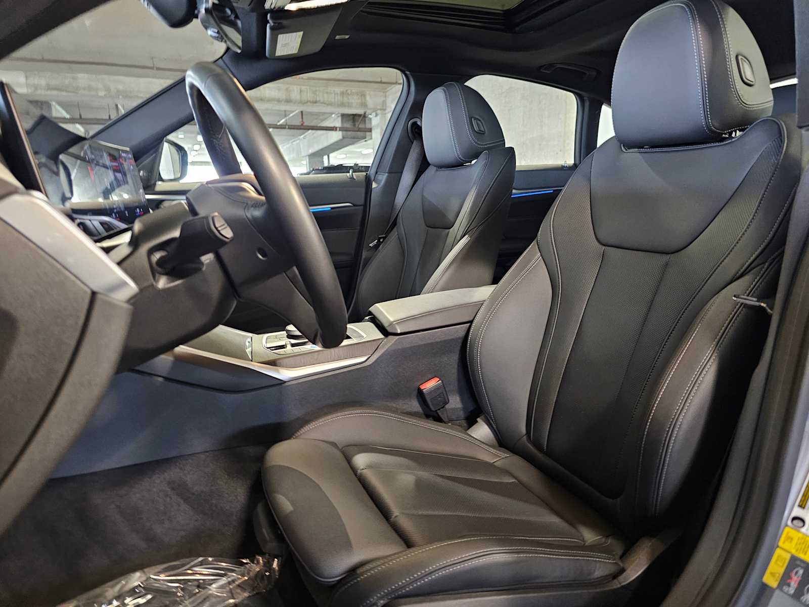 Thumbnail: 2023 BMW i4 - 32