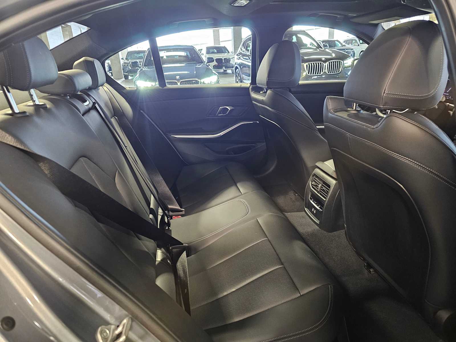 Thumbnail: 2025 BMW 3 Series - 37