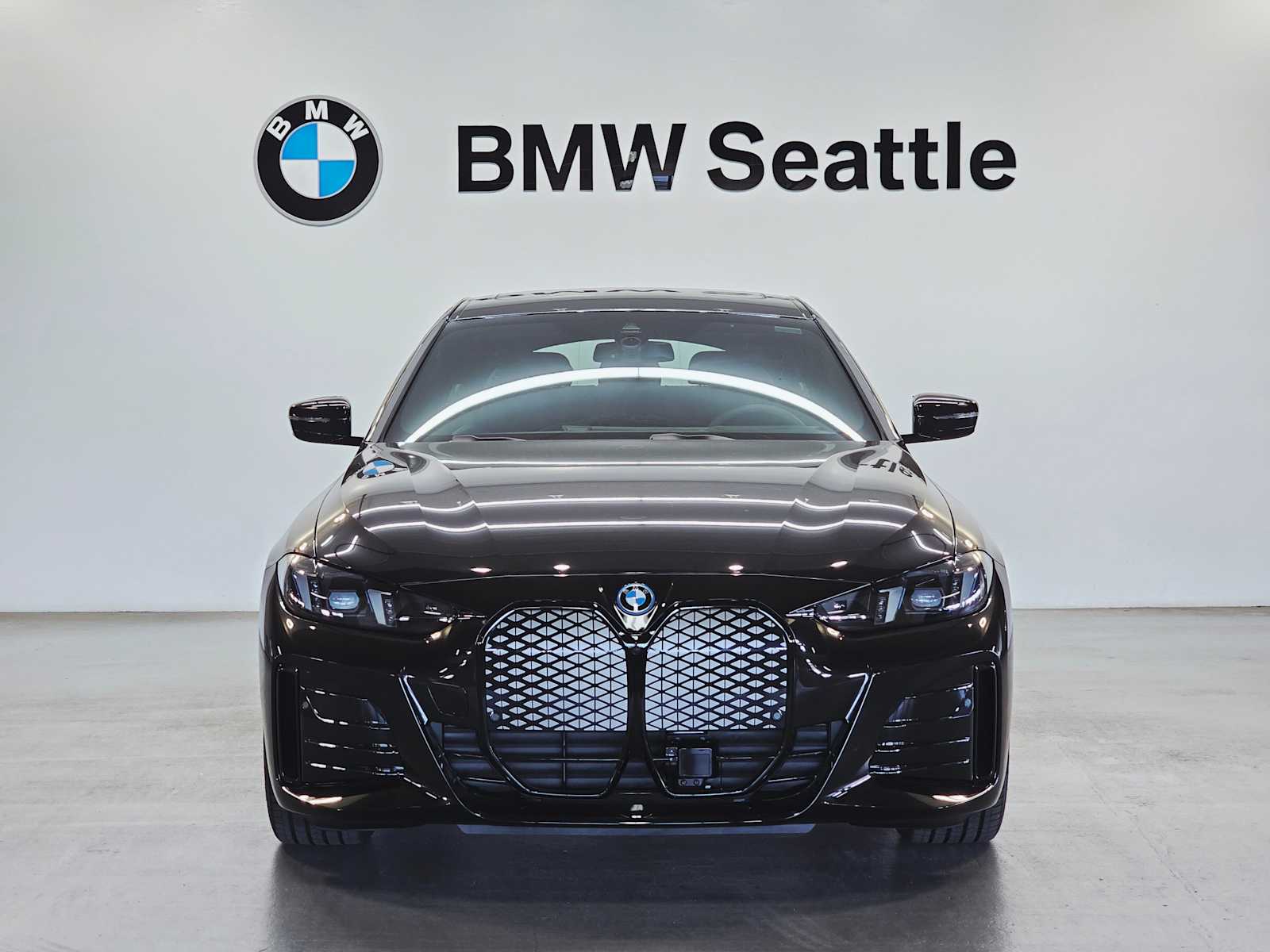 Thumbnail: 2025 BMW i4 - 6