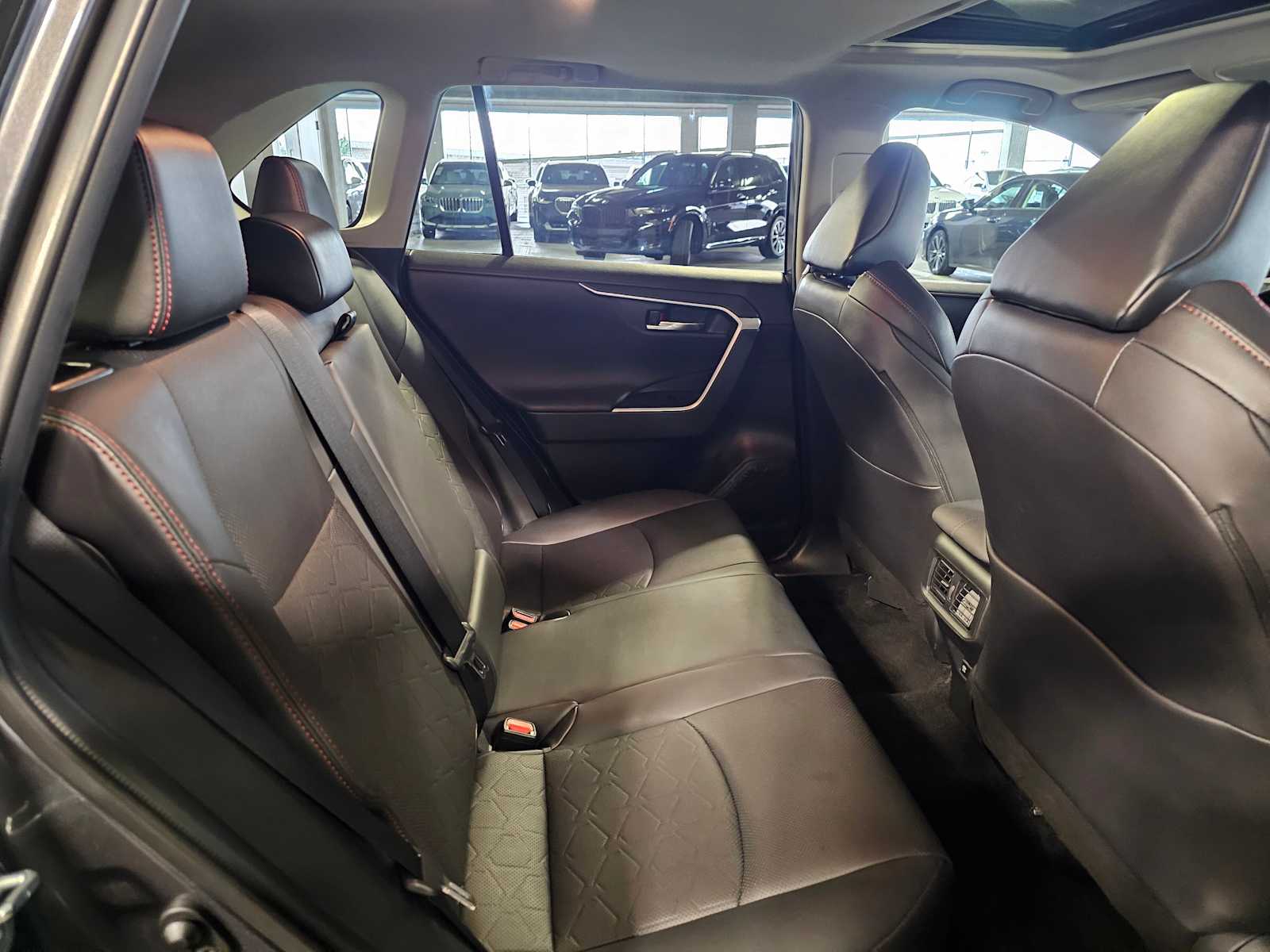 Thumbnail: 2021 Toyota RAV4 - 37